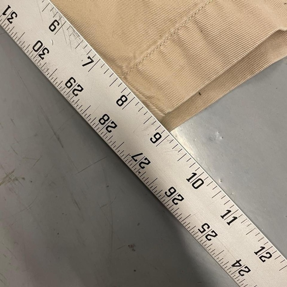 Y2K Khaki Nautica cargo shorts with sick Nautica tag on back pocket - Picture 8 of 8